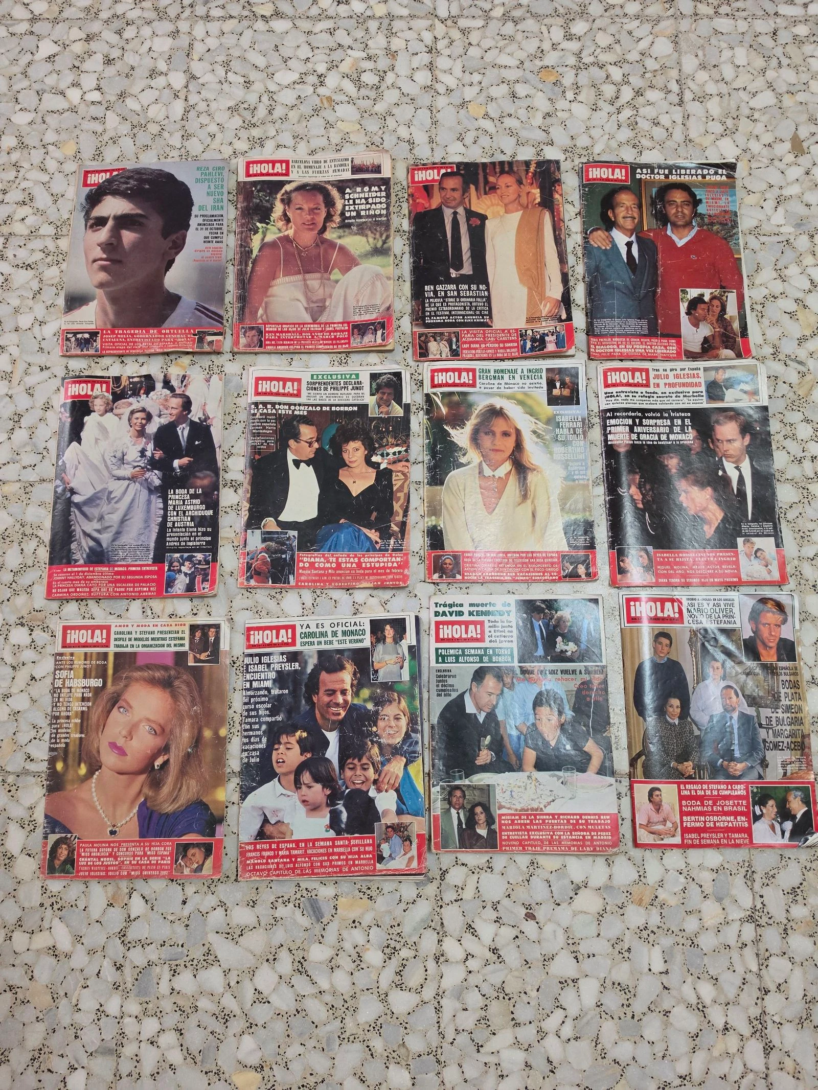 Lote de 12 revistas "Hola" antiguas,